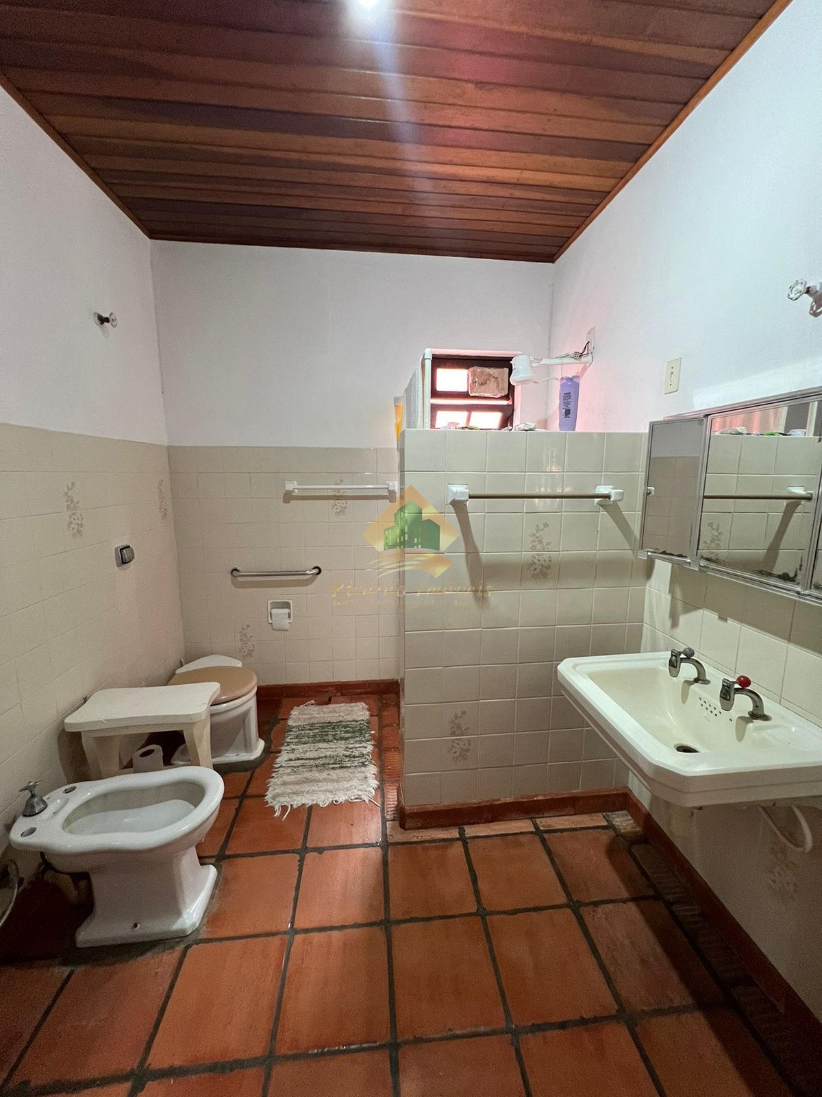 Magnifica casa na barra da lagoa , próximo da rua guarani cercada dos melhores restaurantes