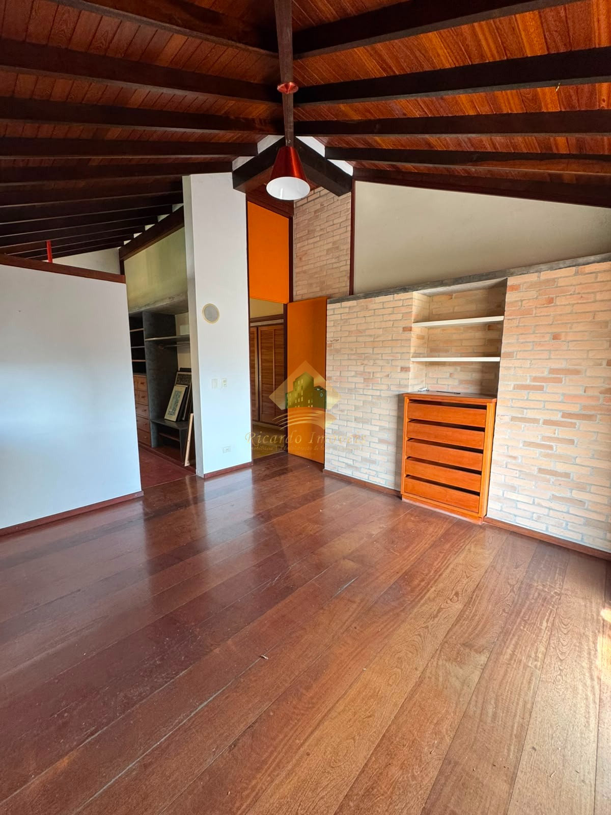 Belíssima Casa em Localização Privilegiada