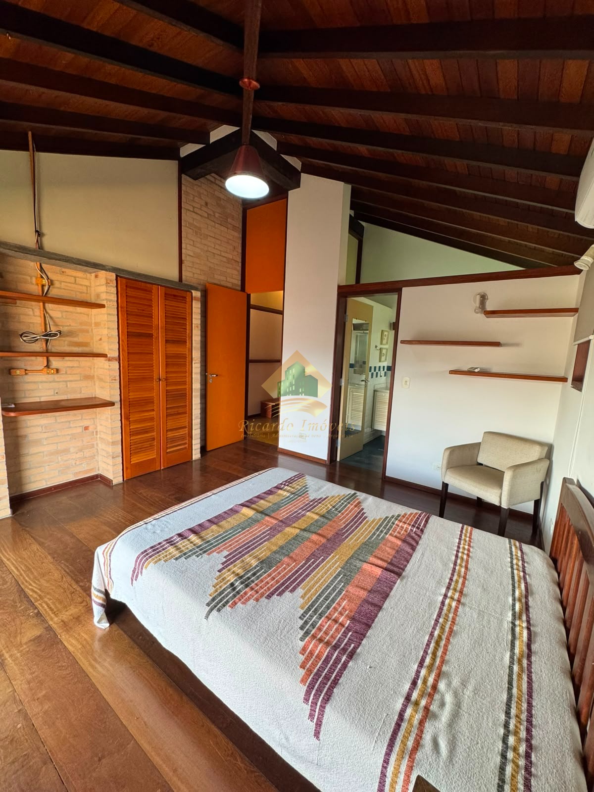 Belíssima Casa em Localização Privilegiada