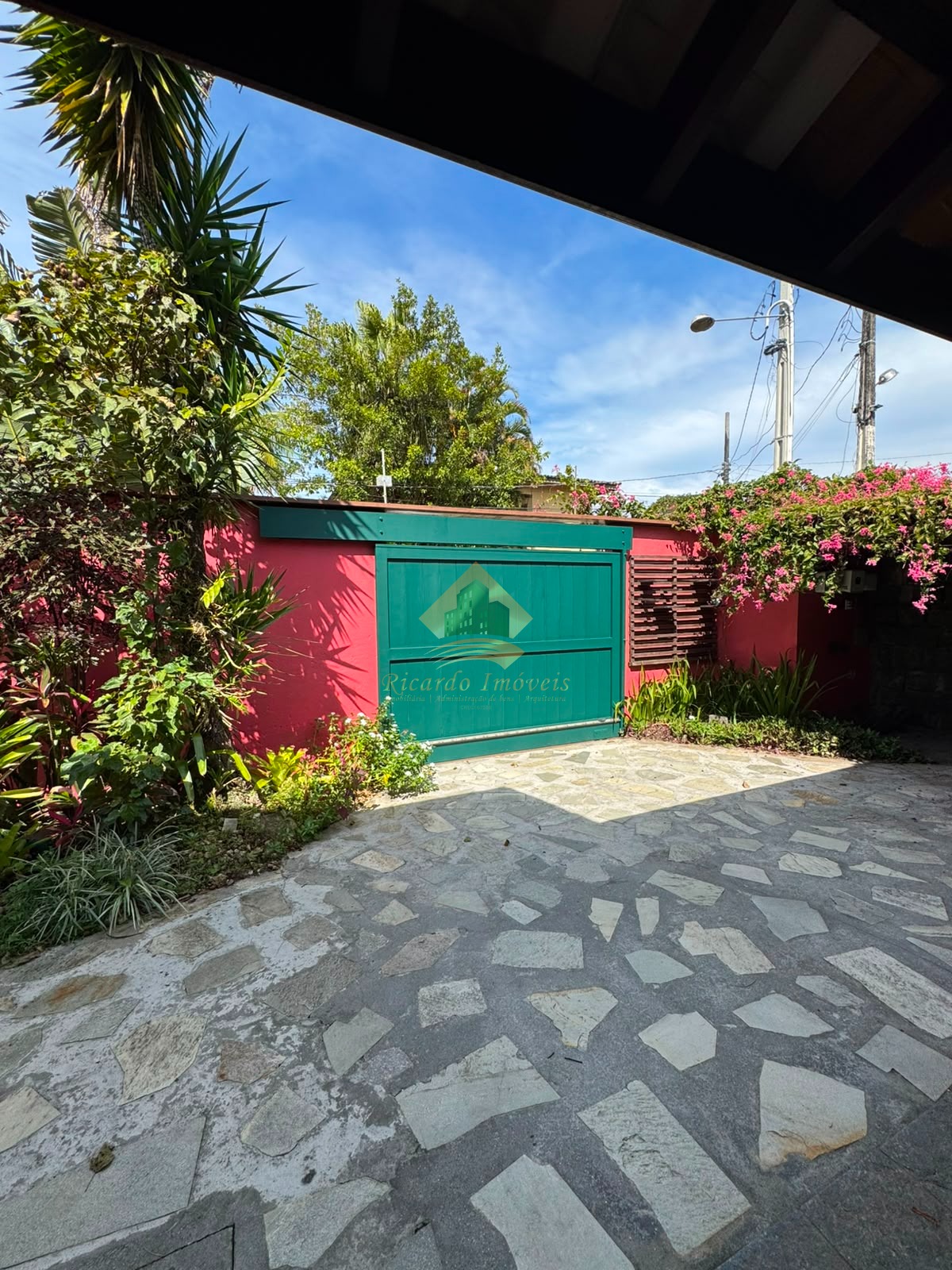 Belíssima Casa em Localização Privilegiada