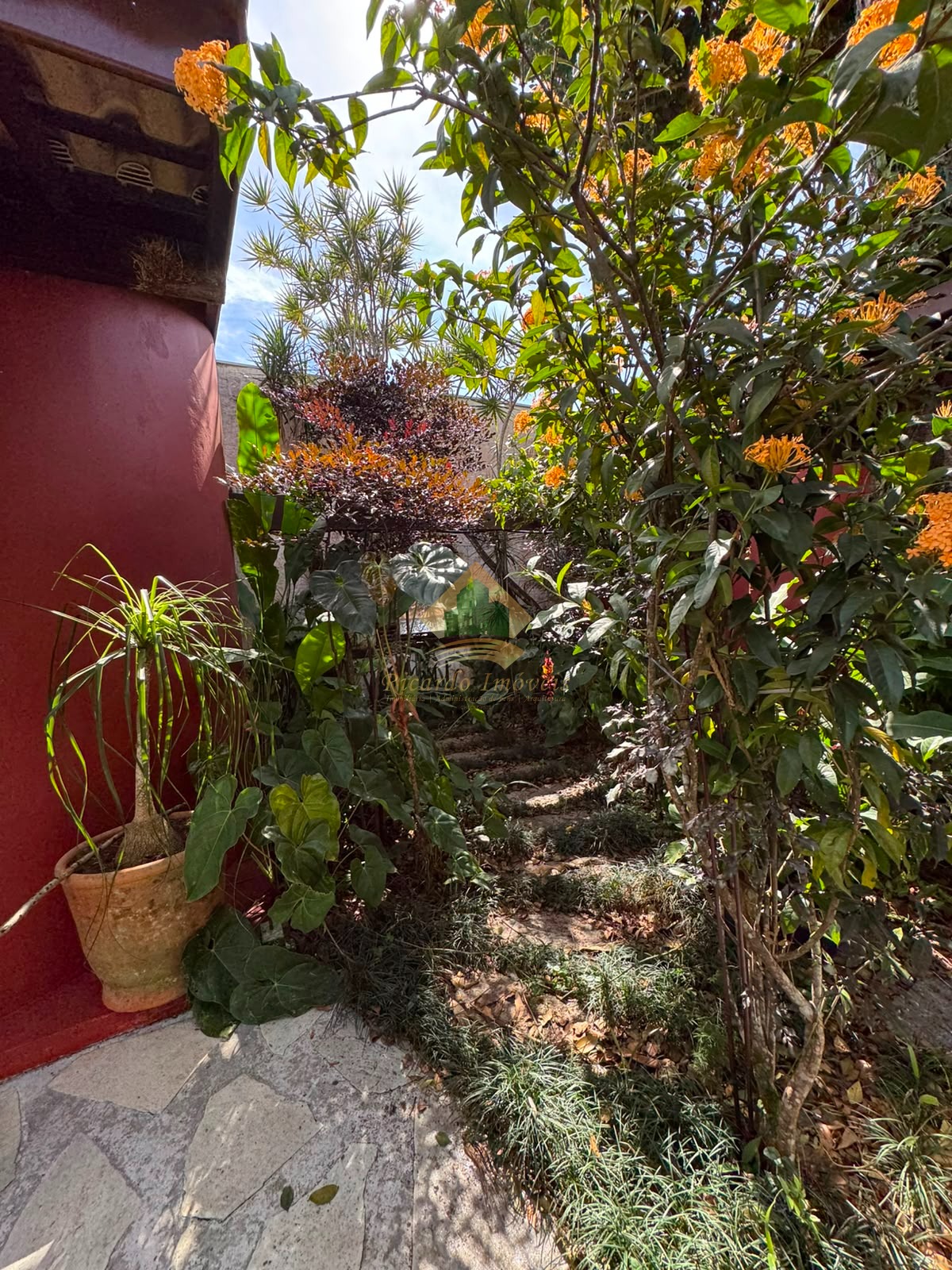 Belíssima Casa em Localização Privilegiada