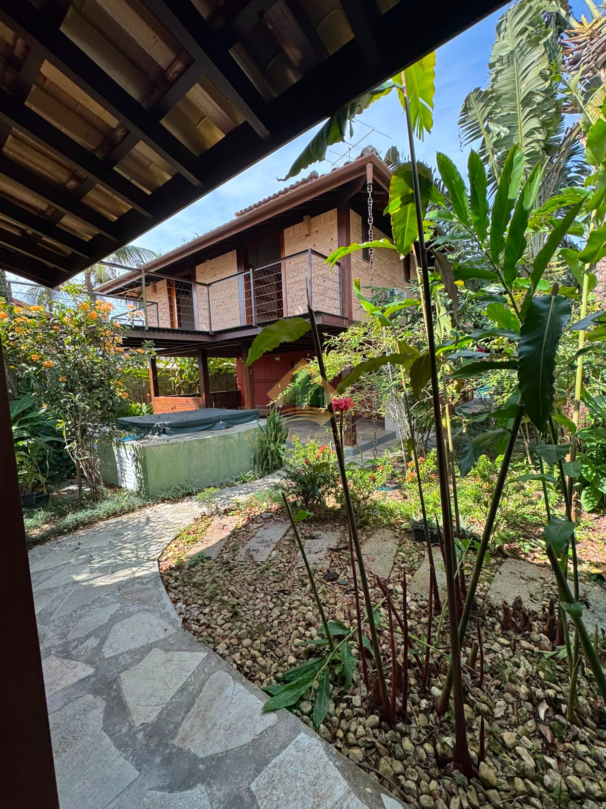 Belíssima Casa em Localização Privilegiada