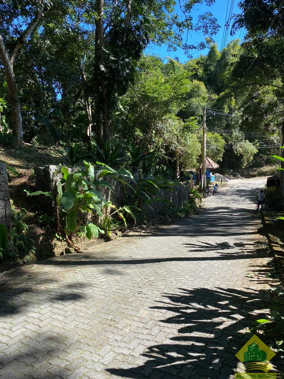 Terreno na Ponta Grossa com vista para o mar