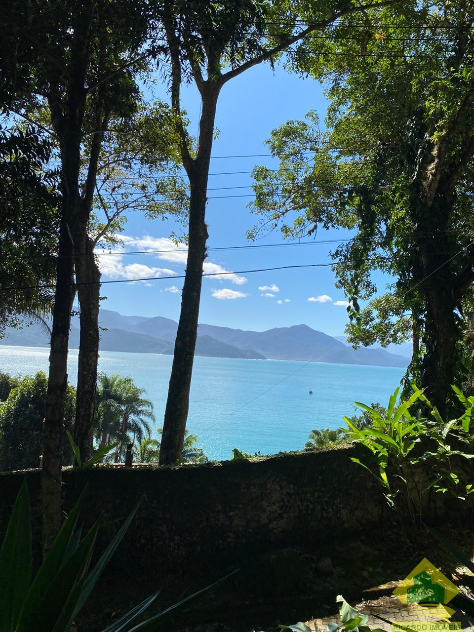 Terreno na Ponta Grossa com vista para o mar