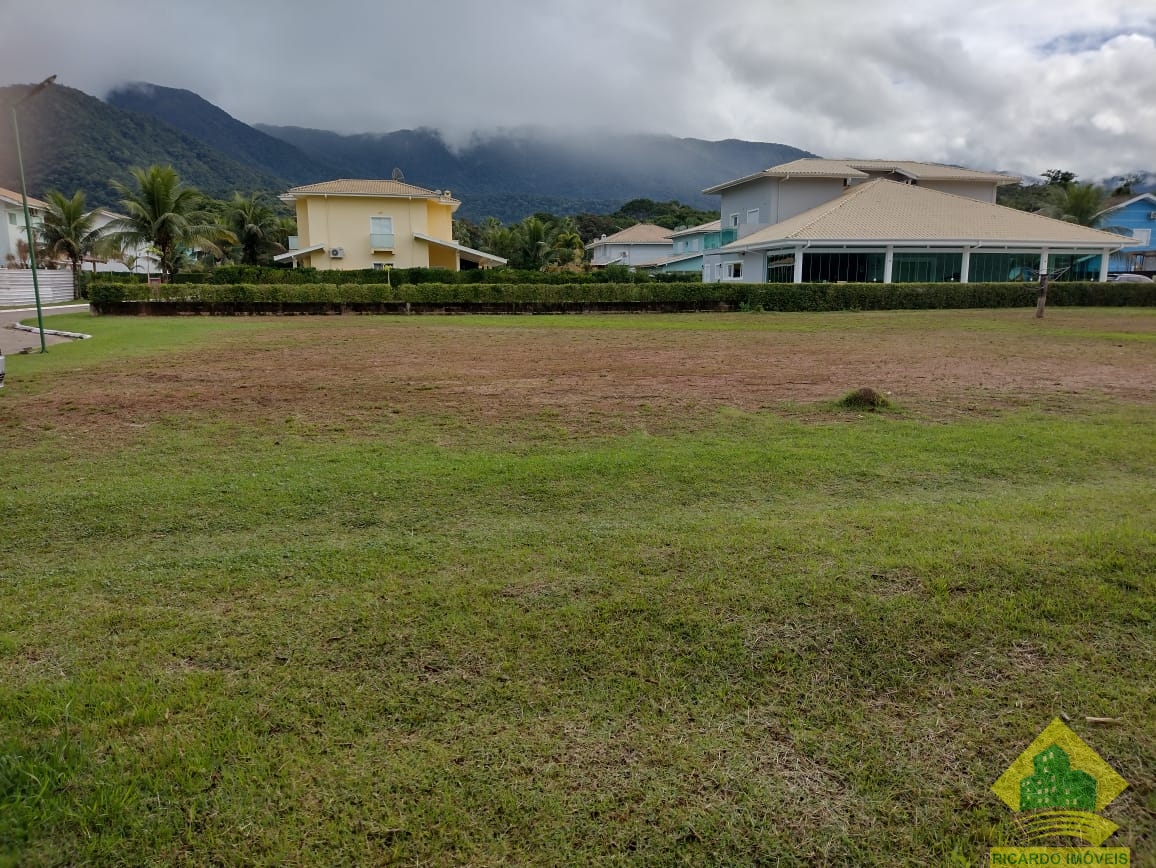 Terreno em condominio de alto padrao pé na areia