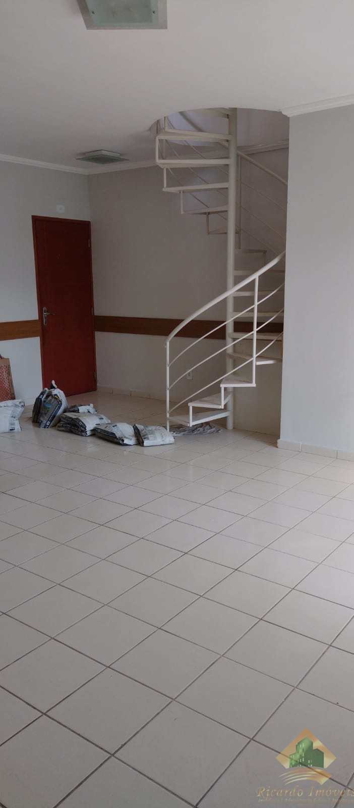 Linda cobertura duplex no centro