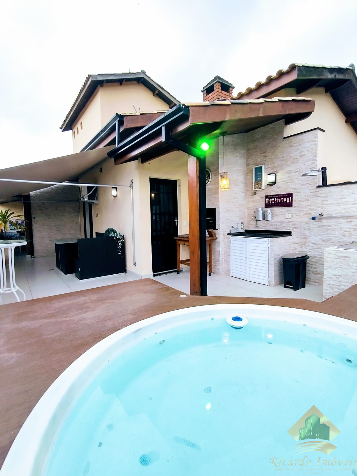 Belíssima cobertura duplex nas toninhas