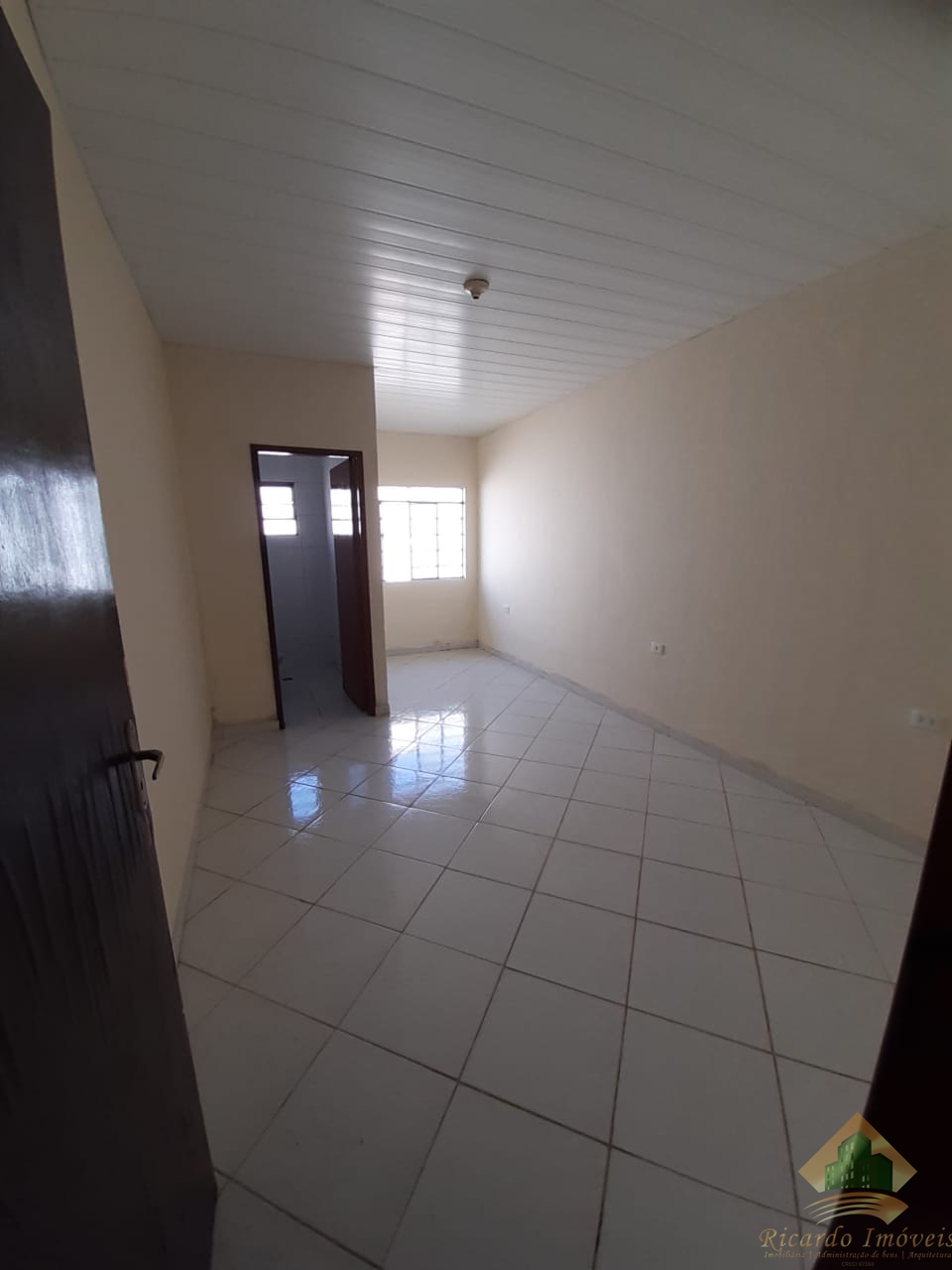Casa com 4 suítes e 4 vagas de garagem - barranco alto - caraguatatuba