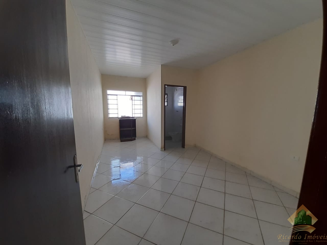 Casa com 4 suítes e 4 vagas de garagem - barranco alto - caraguatatuba