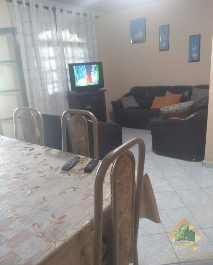 Casa com 3 dormitórios, pereque açu.