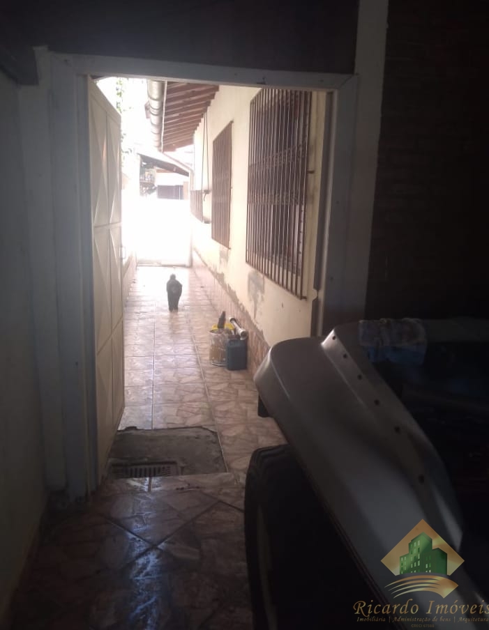 Casa com 3 dormitórios, pereque açu.