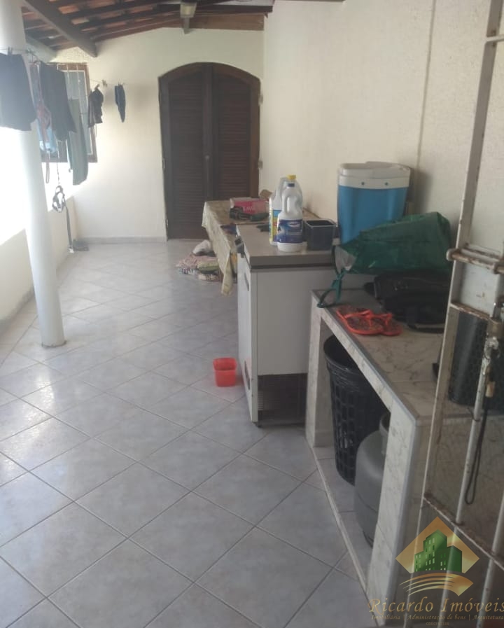 Casa com 3 dormitórios, pereque açu.