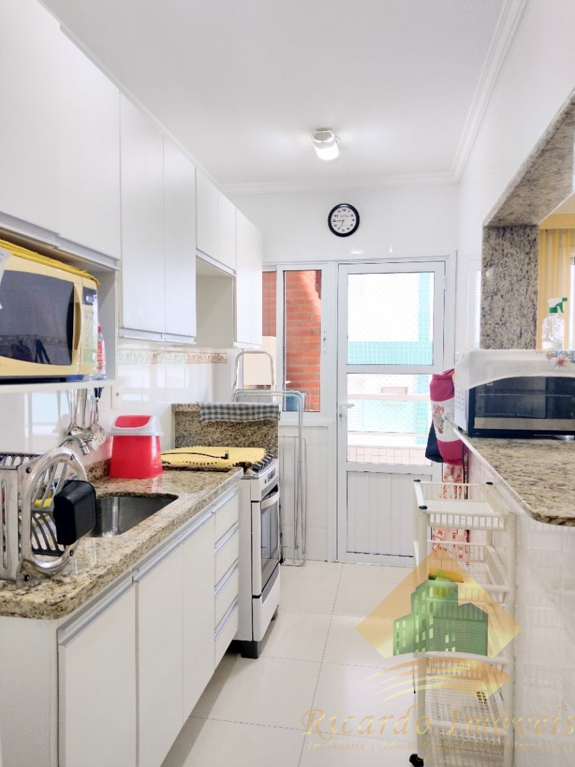 Apartamento lindo de três dormitórios na praia grande