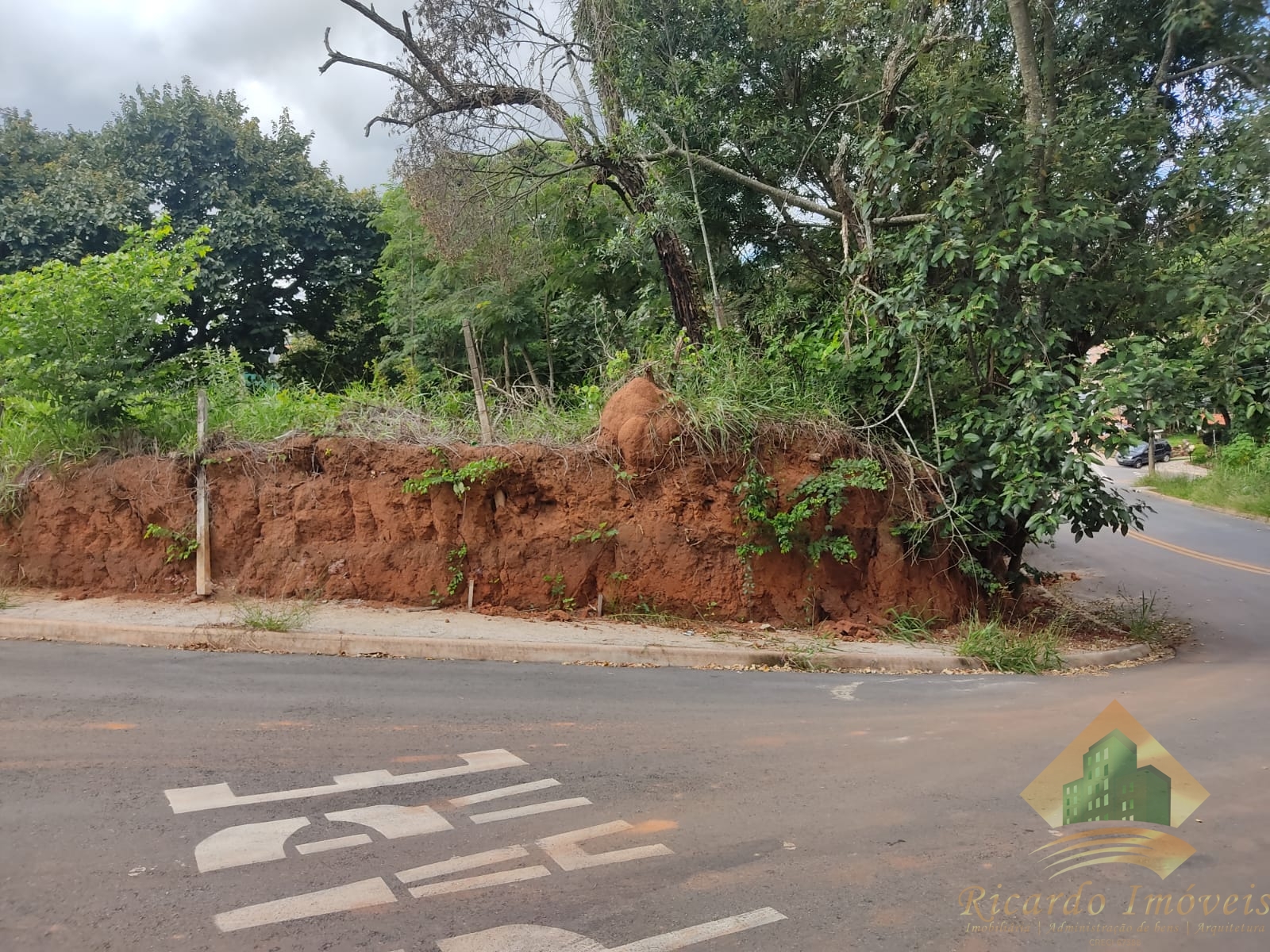 Excelente terreno de esquina em atibaia - foto 1