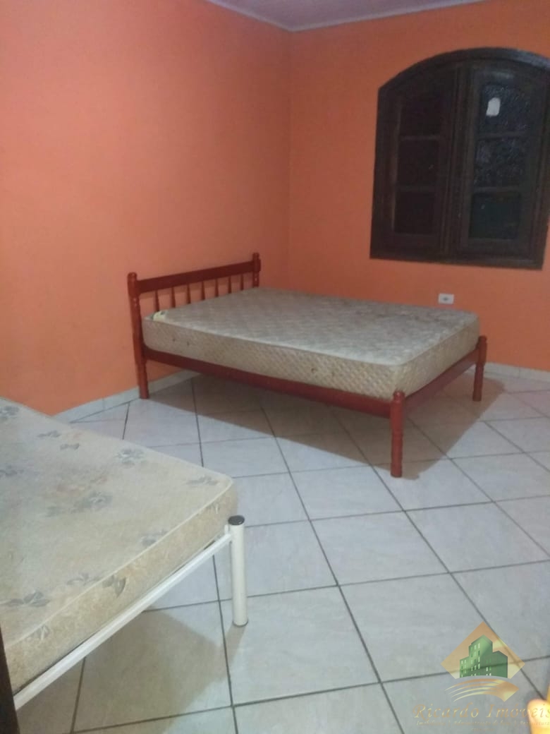 Casa c/ piscina a venda ipiranguinha a uma quadra da rodovia.
