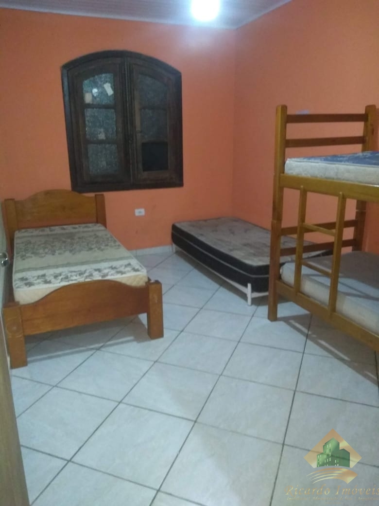 Casa c/ piscina a venda ipiranguinha a uma quadra da rodovia.