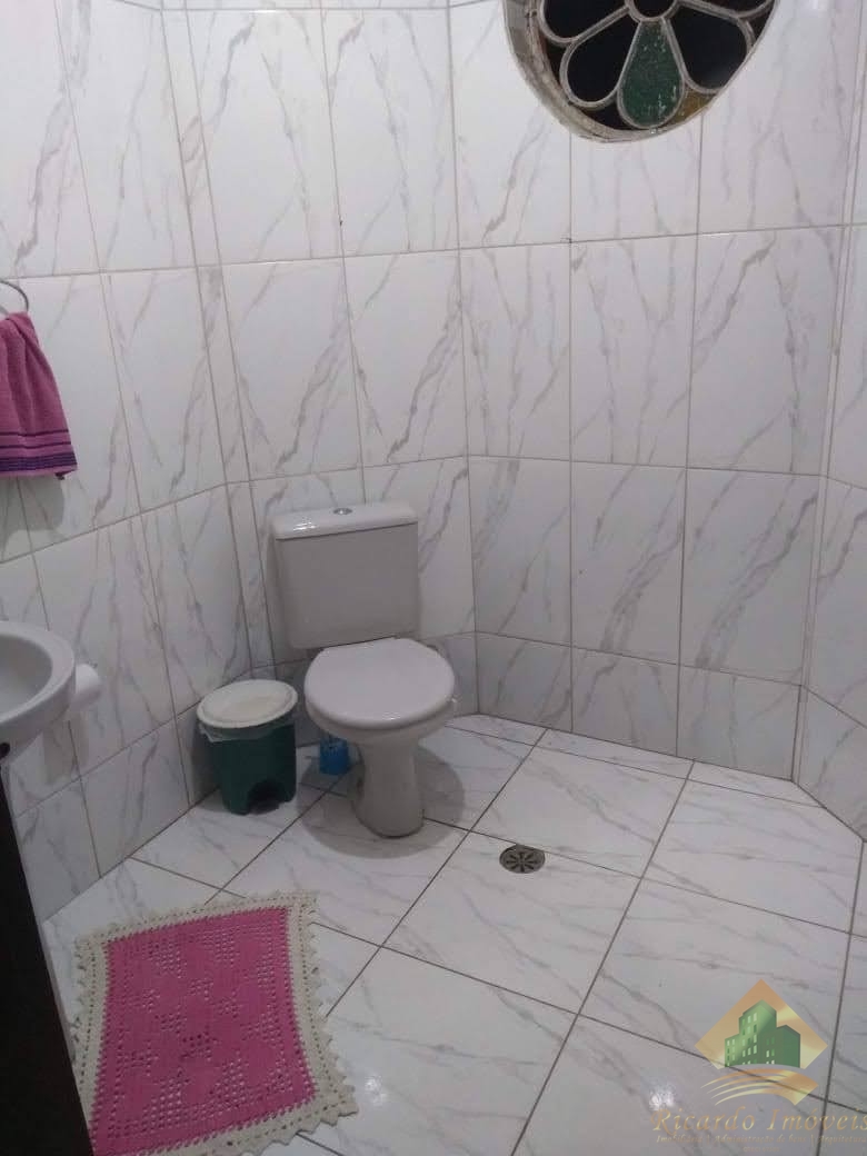 Casa c/ piscina a venda ipiranguinha a uma quadra da rodovia.