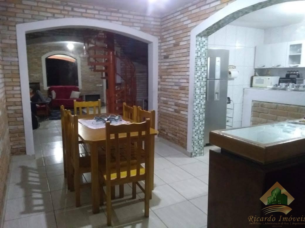 Casa c/ piscina a venda ipiranguinha a uma quadra da rodovia.
