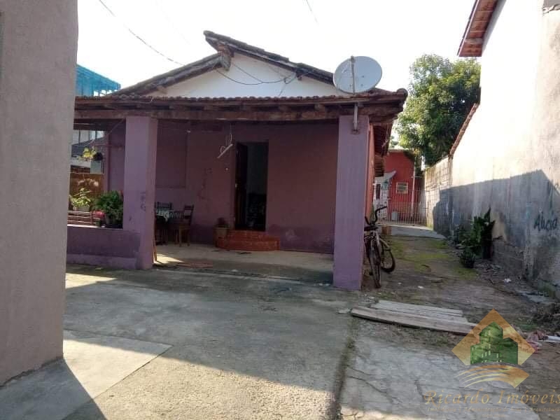 Oportunidade são 3 casas!!podendo fazer ponto comercial.