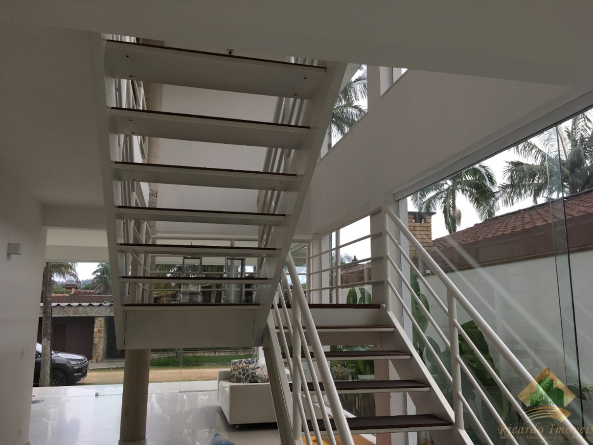 Belissima casa/sobrado a venda no bairro lazaro - ubatuba sp