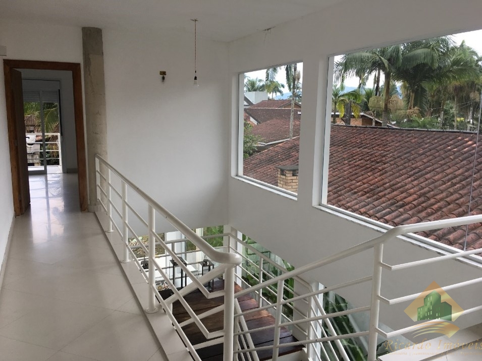 Belissima casa/sobrado a venda no bairro lazaro - ubatuba sp