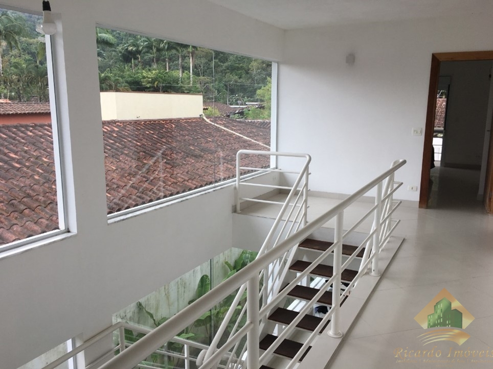 Belissima casa/sobrado a venda no bairro lazaro - ubatuba sp
