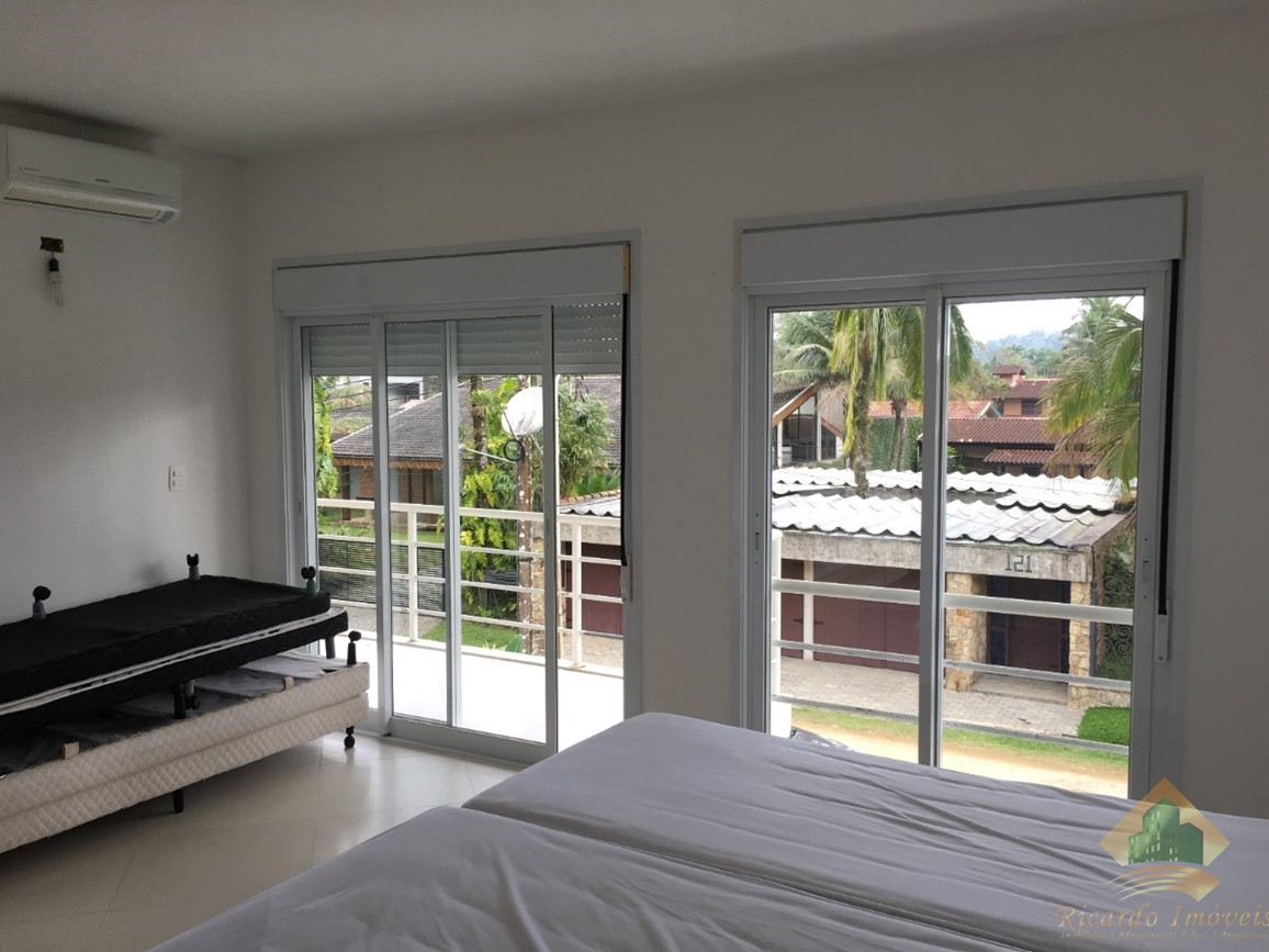 Belissima casa/sobrado a venda no bairro lazaro - ubatuba sp