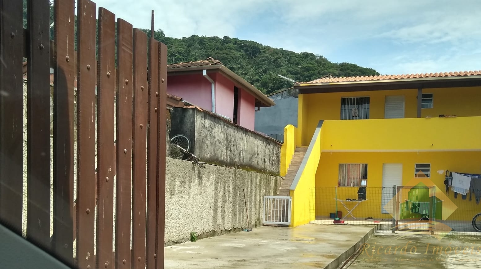 Três ótimas casas recém construidas à venda no sumidouro