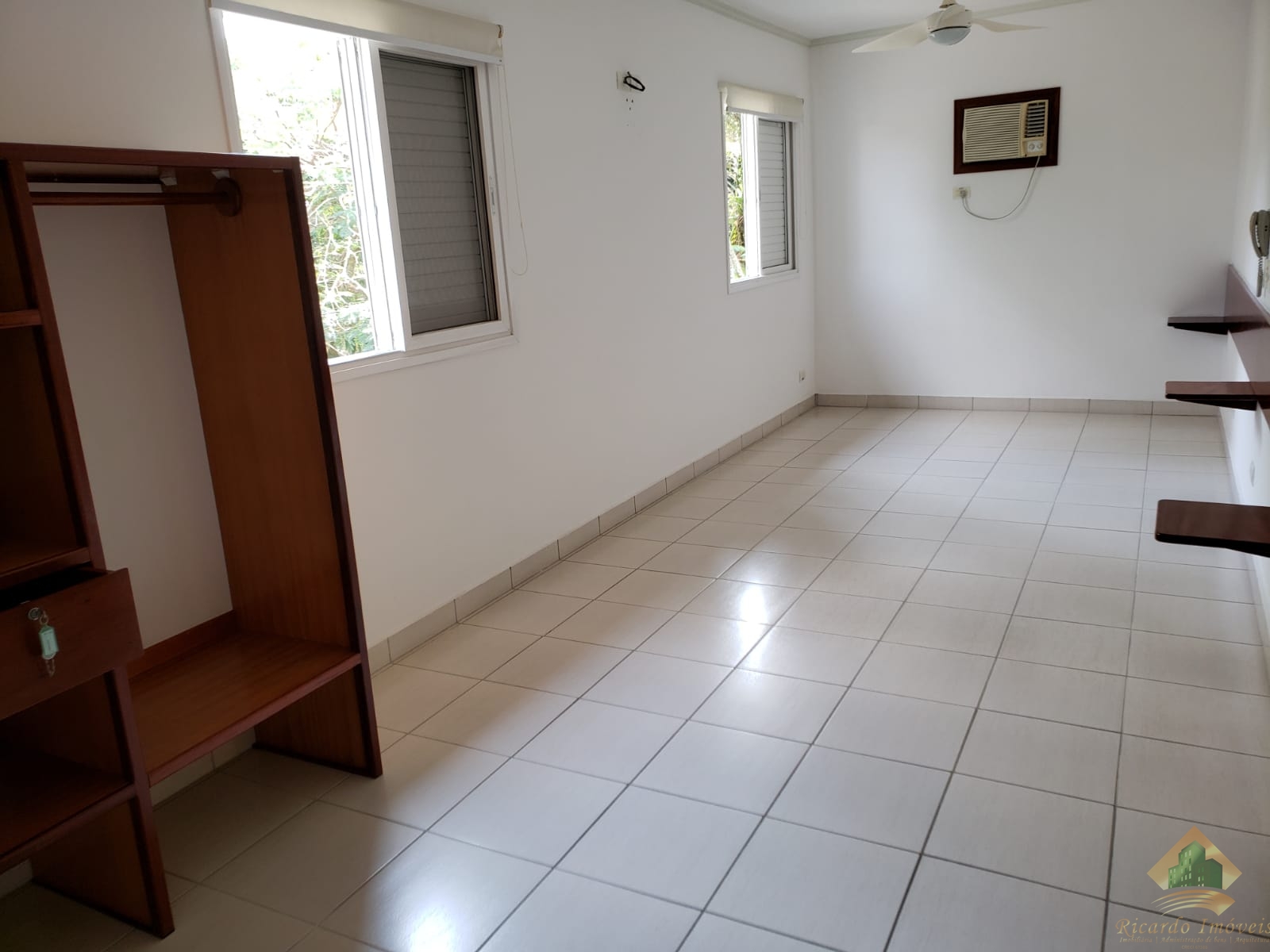 Hotel/pousada a venda a uma quadra da avenida mais movimentada do itagua - ubatuba sp