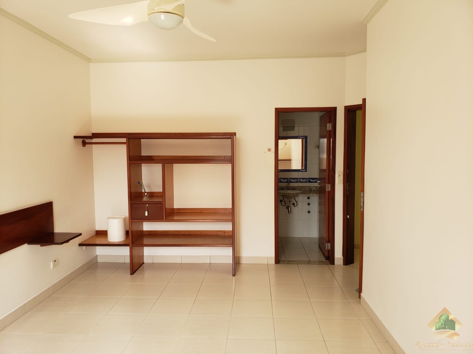 Hotel/pousada a venda a uma quadra da avenida mais movimentada do itagua - ubatuba sp