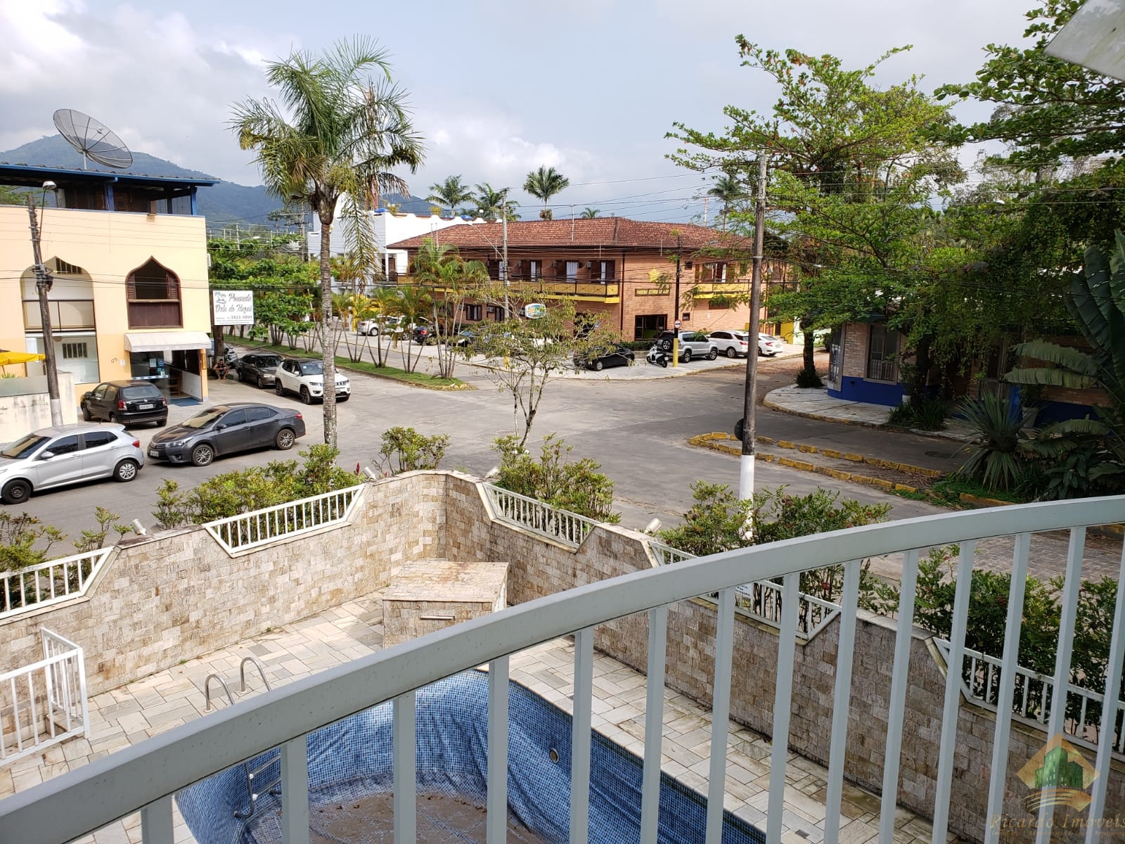 Hotel/pousada a venda a uma quadra da avenida mais movimentada do itagua - ubatuba sp