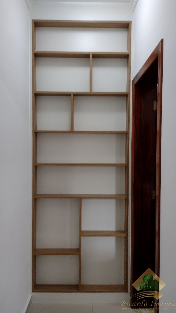 Linda casa em condomínio com três dormitórios