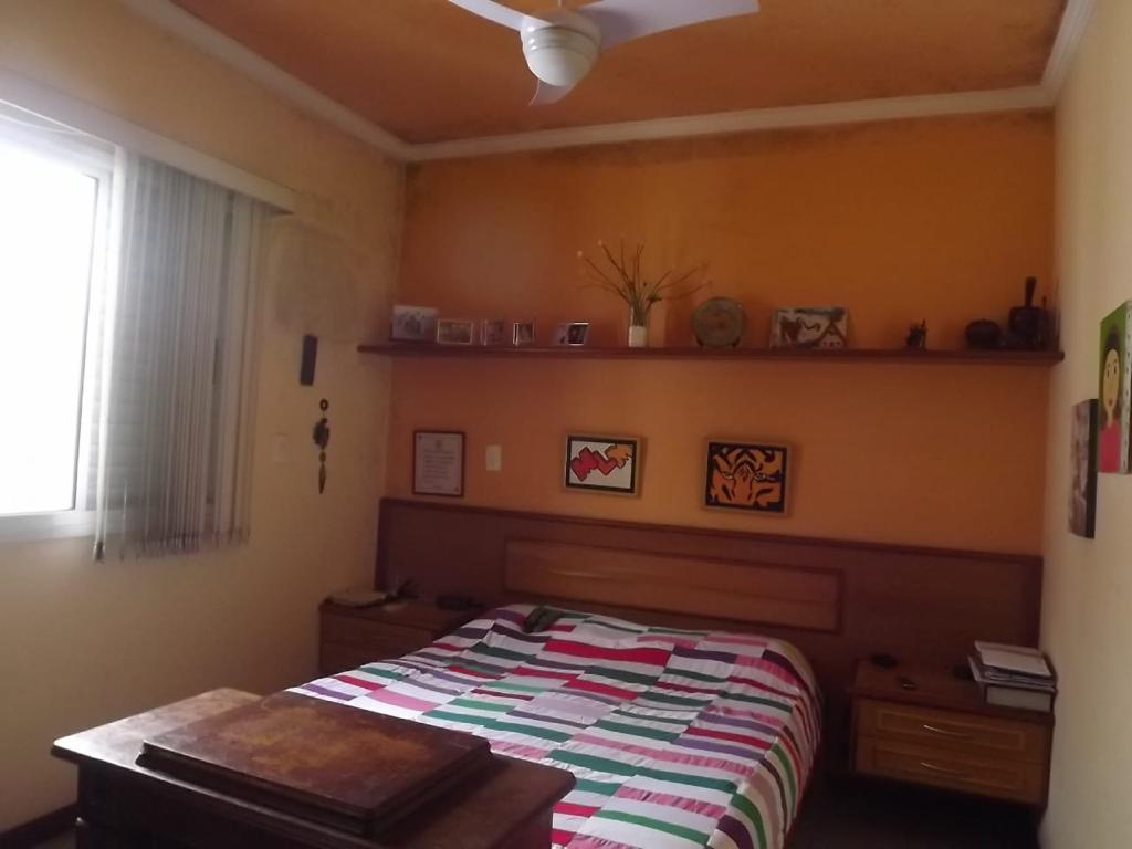 Apartamento no centro com 2 dormitórios e uma excelente área de lazer.