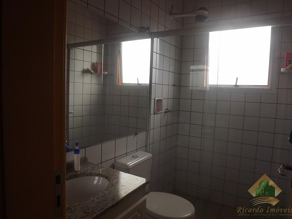 Apartamento no centro com 2 dormitórios e uma excelente área de lazer.
