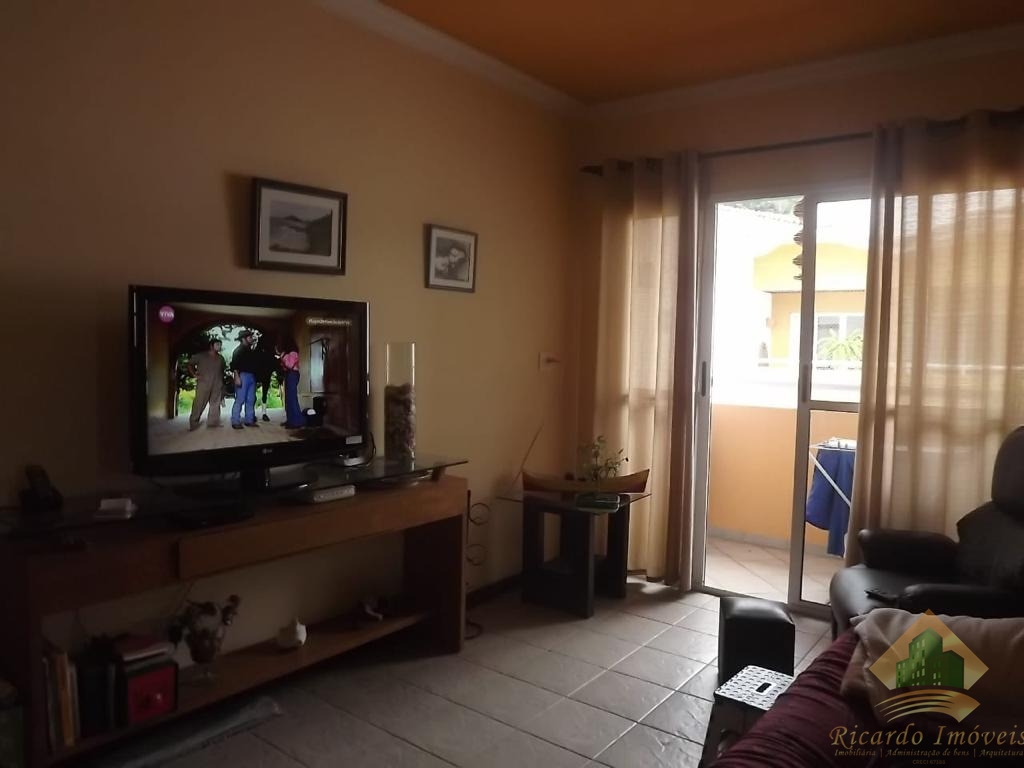Apartamento no centro com 2 dormitórios e uma excelente área de lazer.
