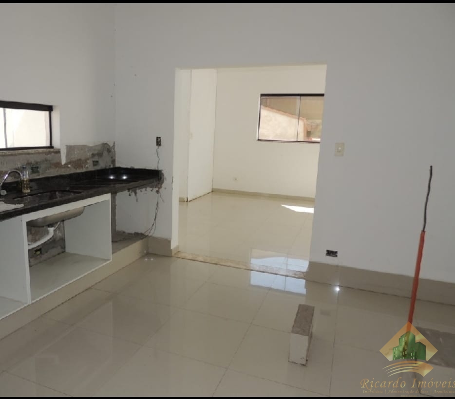Sobrado com 4 dormitórios em obras