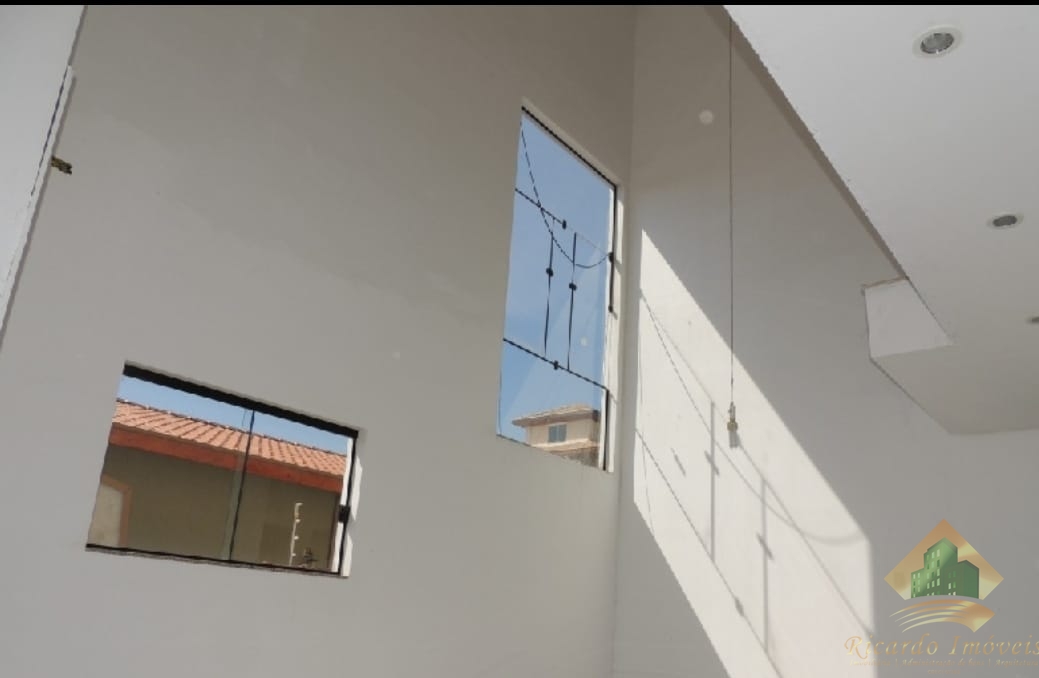Sobrado com 4 dormitórios em obras