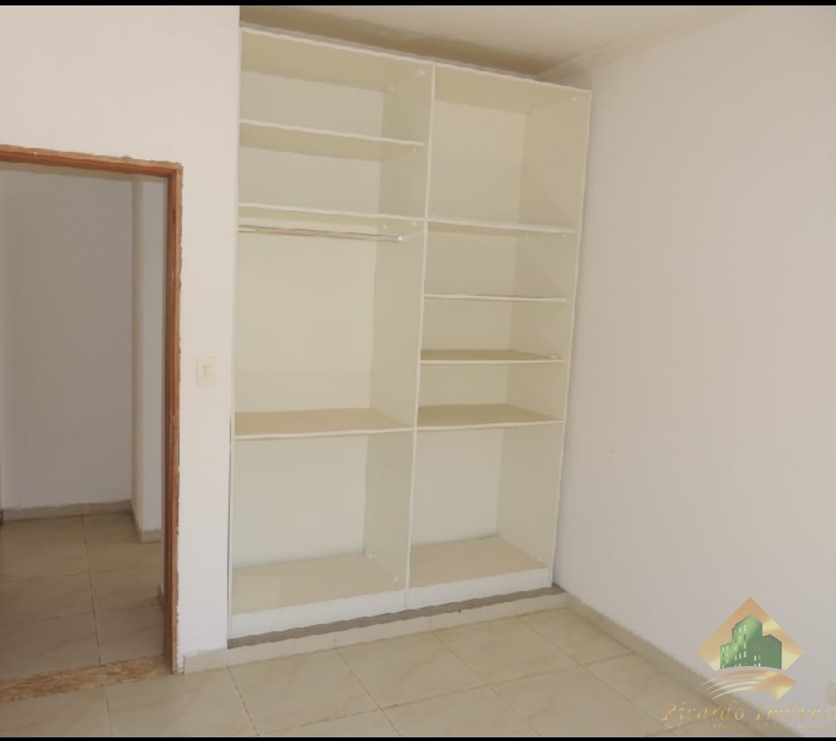 Sobrado com 4 dormitórios em obras