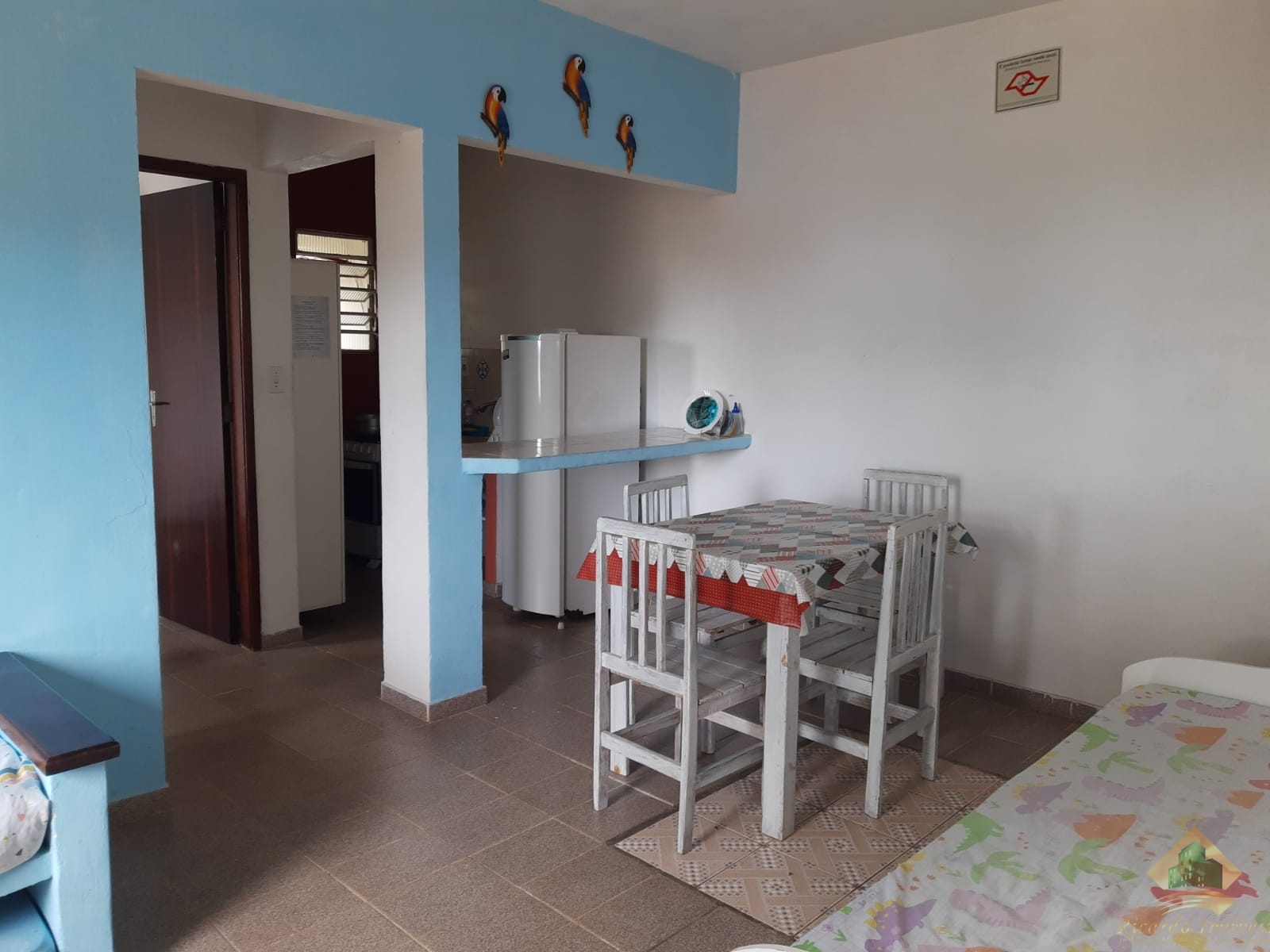 Pousada com vista parcial pro mar