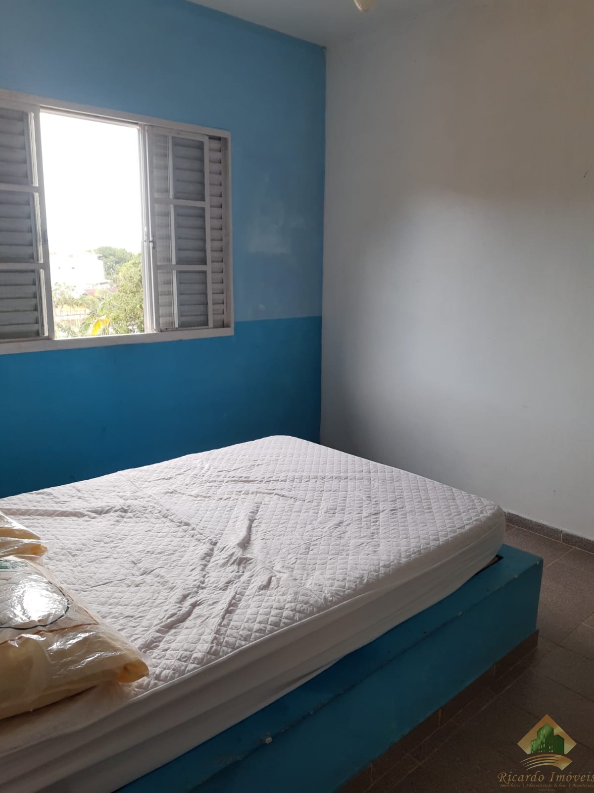 Pousada com vista parcial pro mar