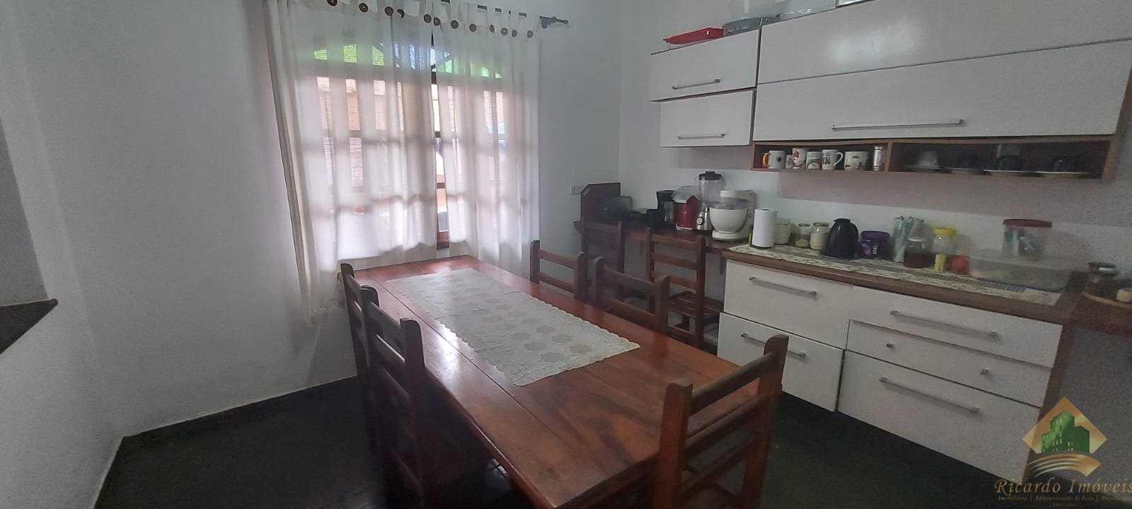 Extra!!!extra!!!!sobrado com duas kitnets próximo da orla do itaguá .