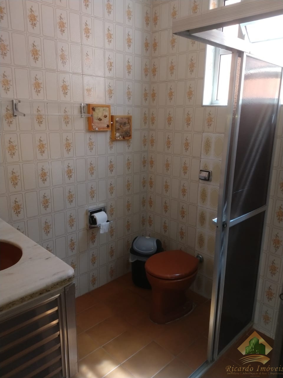 Ótima oportunidade para fazer fazer um comércio ou lazer, casa próxima da orla do itaguá.