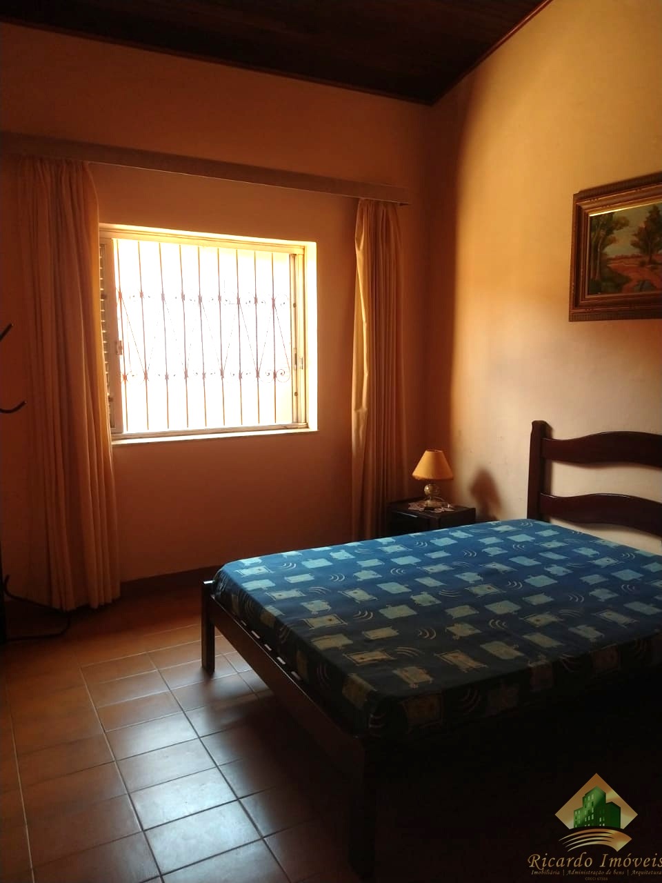 Ótima oportunidade para fazer fazer um comércio ou lazer, casa próxima da orla do itaguá.