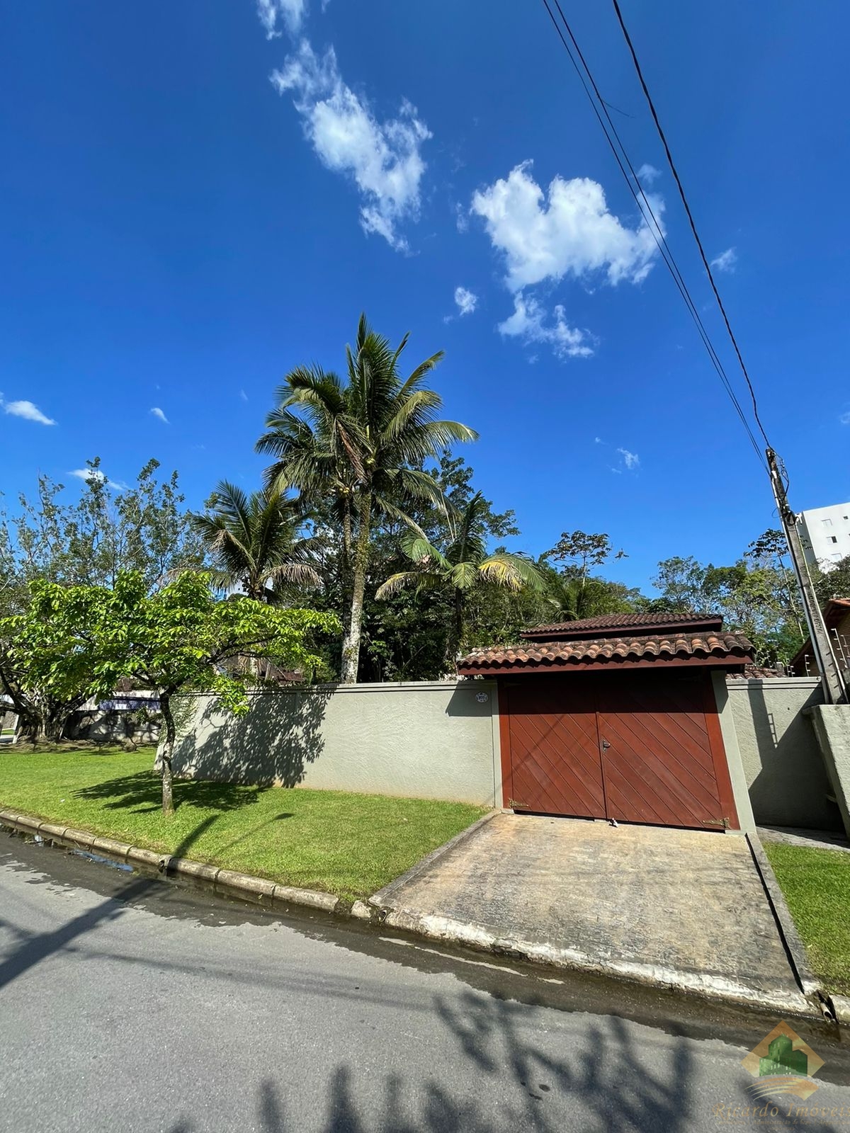 Casa de alto padrão em bairro nobre