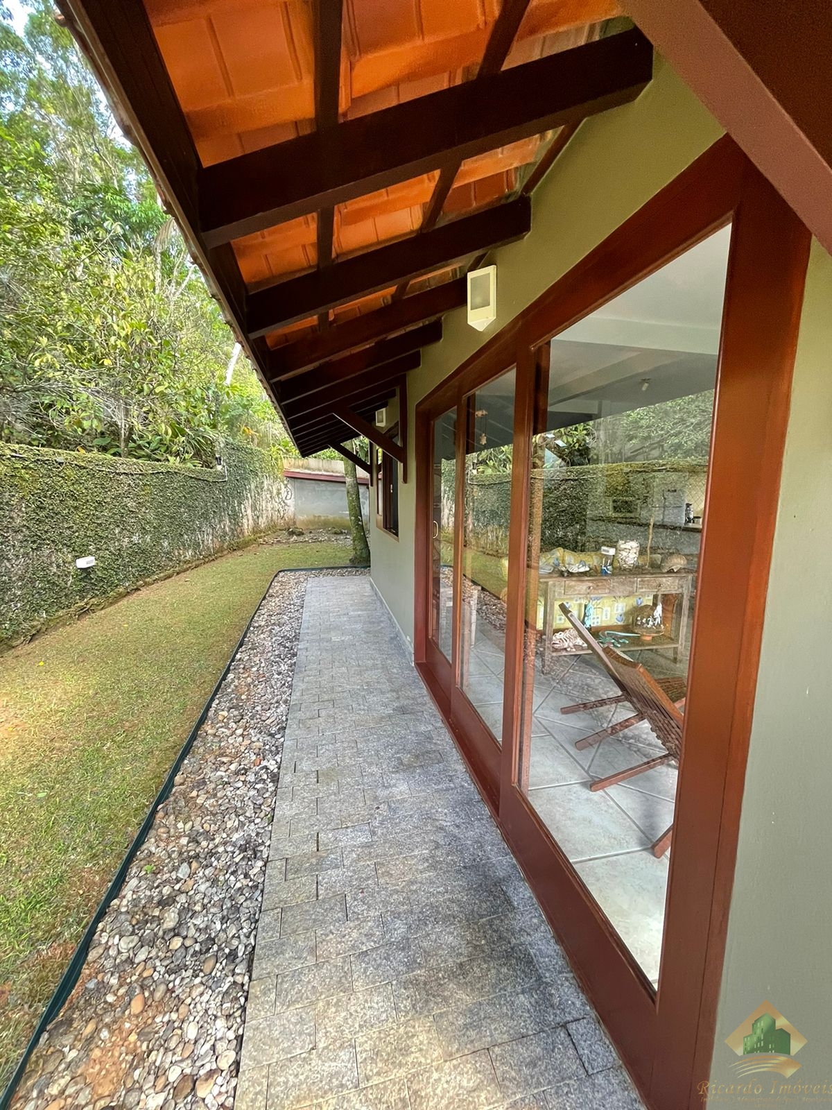 Casa de alto padrão em bairro nobre
