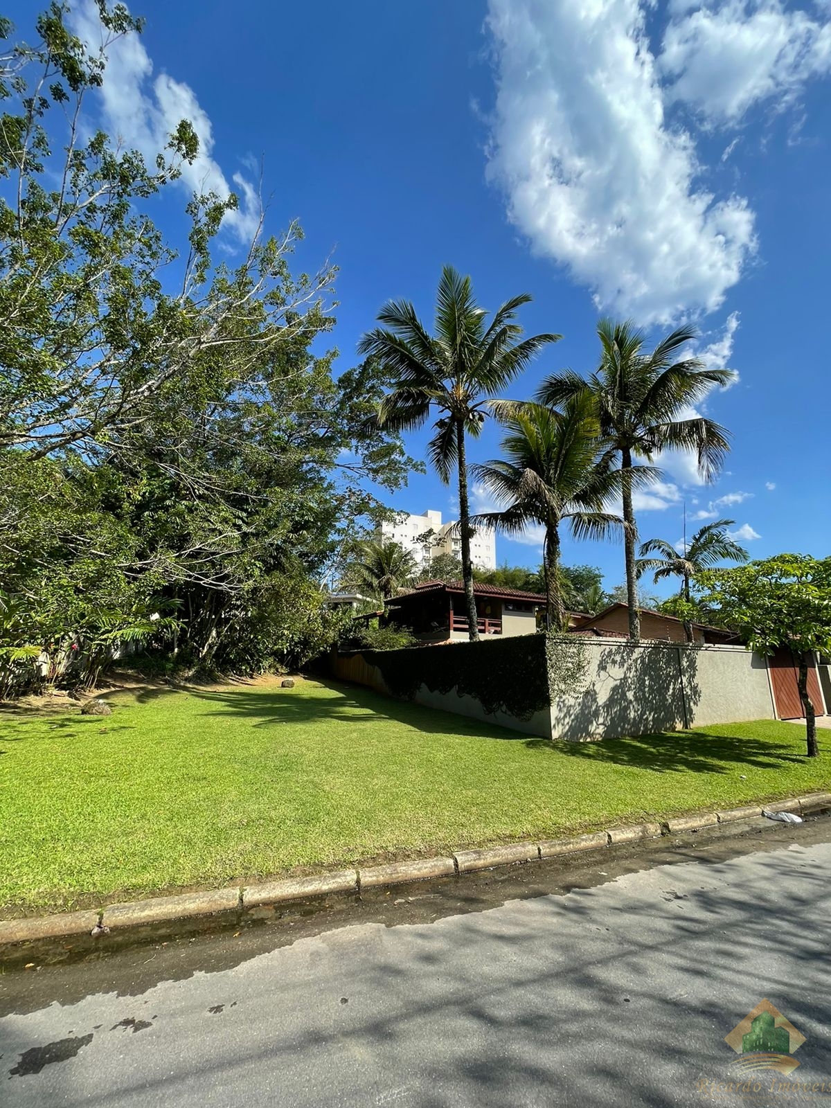 Casa de alto padrão em bairro nobre
