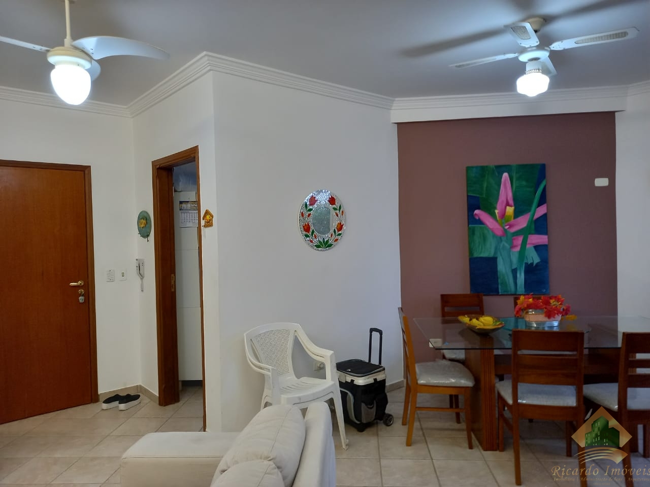 Excelente apartamento de dois dormitórios próximo a orla do itagua
