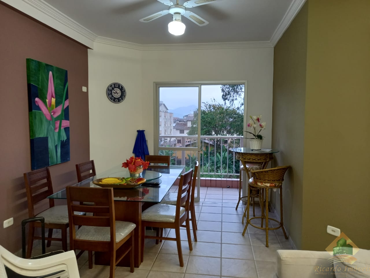 Excelente apartamento de dois dormitórios próximo a orla do itagua