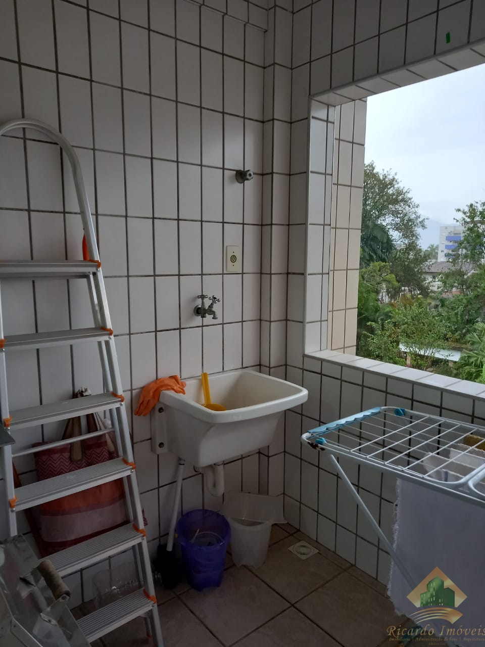 Excelente apartamento de dois dormitórios próximo a orla do itagua