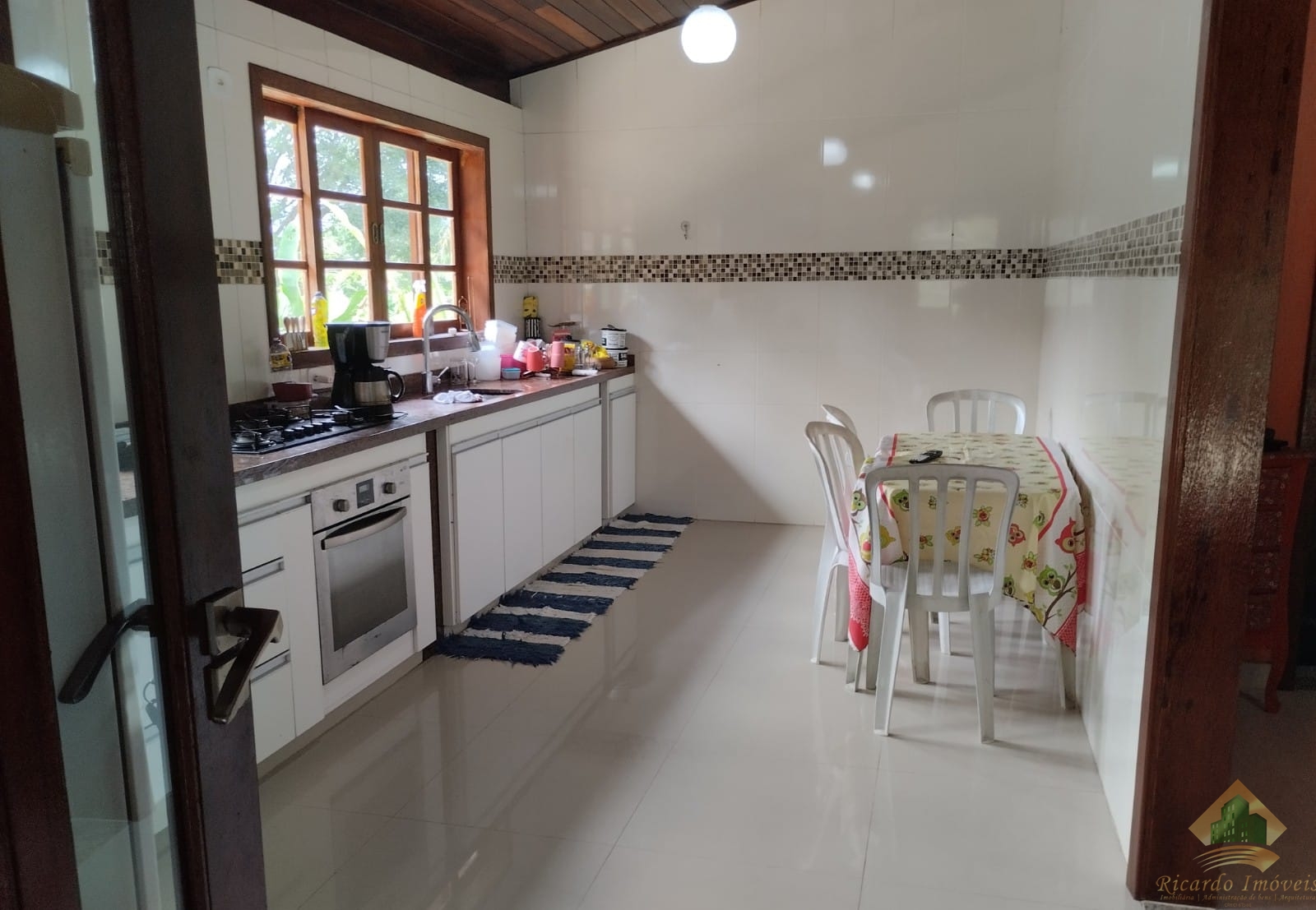 Casa rustica com 2 nacente, lago e jardins